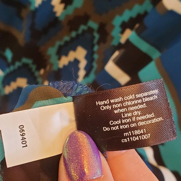 Lane Bryant 22/24 Blue‎ V Neck Blouse Batwing Sleeve Semi-sheer - Picture 7 of 7